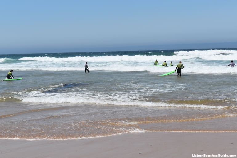 Surfing in Praia da Cresmina